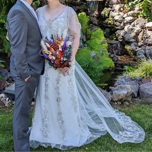 Jenny Packham one-of-a-kind Honey wedding gown size UK14